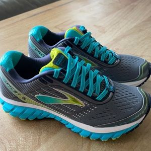 NWOT Brooks Ghost 9